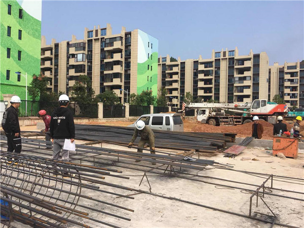 昌南湖北湖西侧要建一个立体停车场，已经开工！