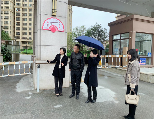 市古镇公司检查古镇天御和古镇公元小区环境卫生整治工作