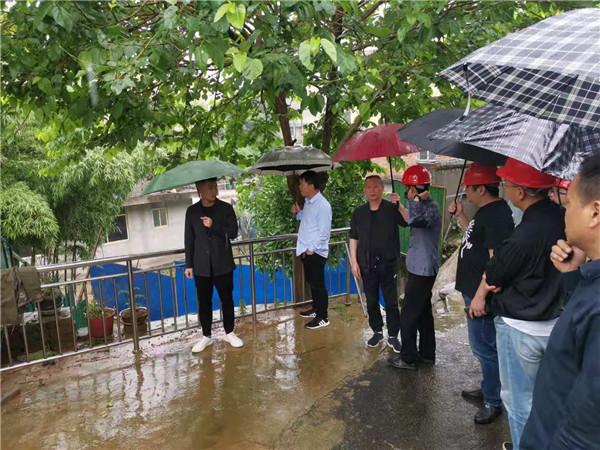 市古镇投资公司领导对在建项目进行检查指导