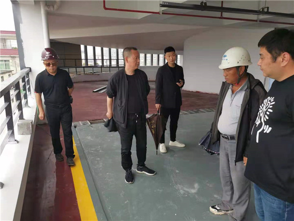 市古镇投资公司领导对在建项目进行检查指导