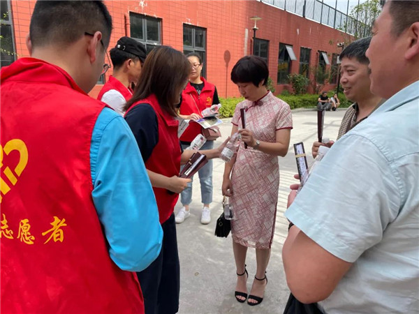 御窑景巷党支部开展助力高考，为梦想护航活动