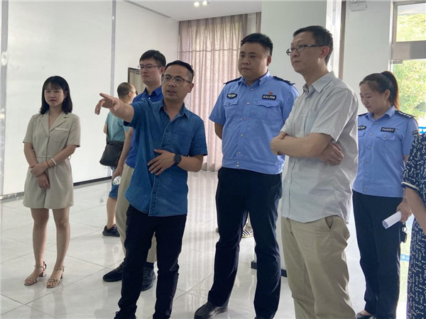 城市体验技术团队专家组调研静态交通一体化智能系统平台项目