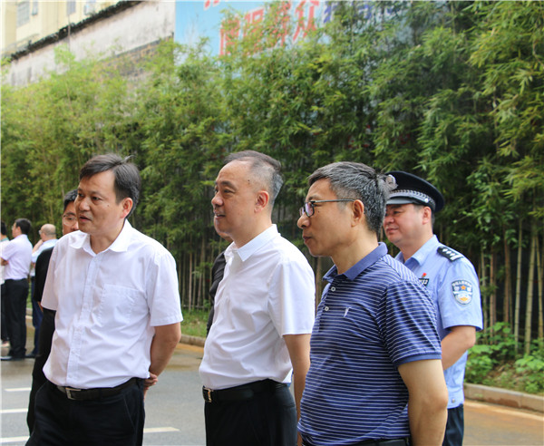 市领导调研市中心城区停车场建设工程并召开座谈会
