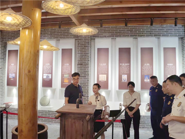 省消防安全第二督导组到御窑景巷检查指导消防工作