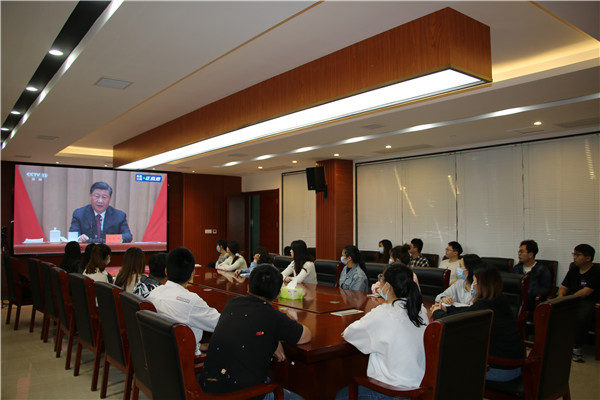 市古镇投资公司组织观看庆祝中国共产主义青年团成立100周年大会