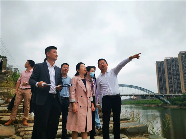 林蓉到三河村昌江水生态工程调研文物保护工作