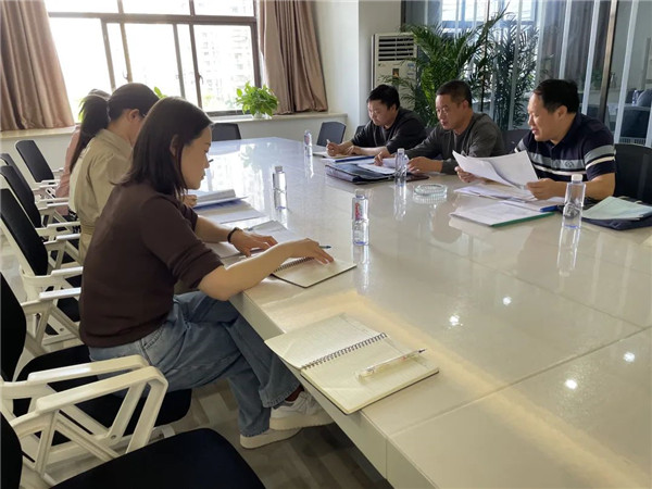 王新龙到古镇公司调研指导经营业绩考核指标暨工资总额核定工作