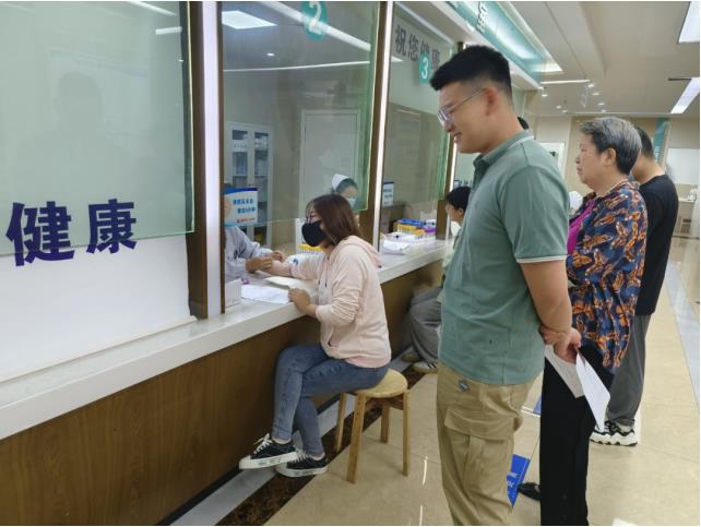 市古镇投资公司工会组织职工进行健康体检