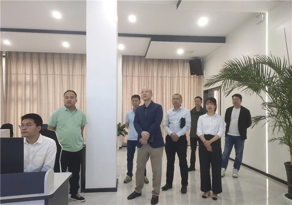 市财政局调研指导智慧停车管理中心工作