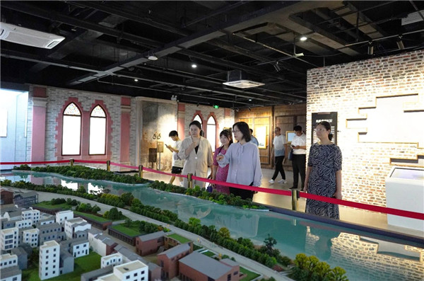 崔素香一行现场调研陶阳里御窑景区御窑景巷片区5A创建工作