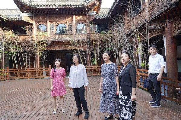 崔素香一行现场调研陶阳里御窑景区御窑景巷片区5A创建工作