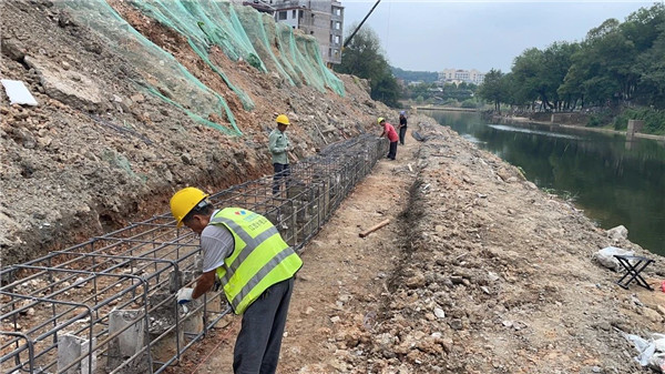 市古镇投资公司市重点工程项目双节不打烊