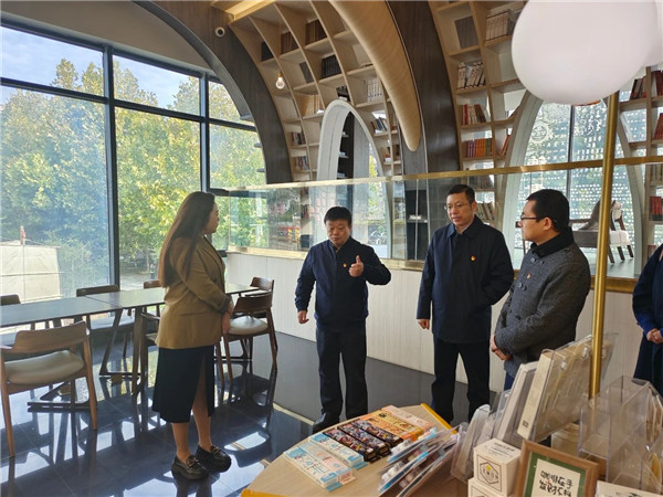 市国资委党委书记、主任朱平生到市古镇商旅文公司调研