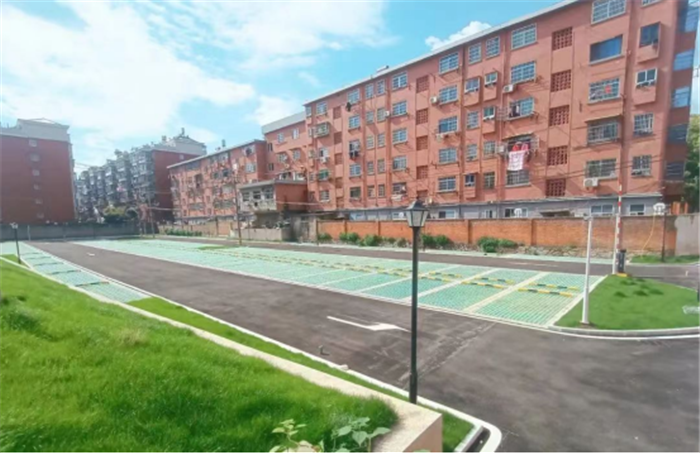 新厂西路停车场