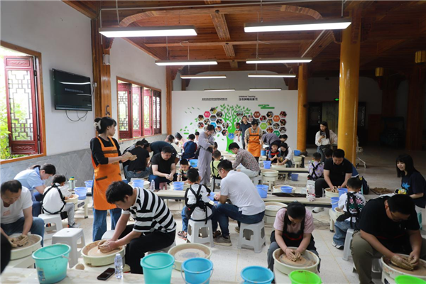 市古镇投资公司工会开展“童心未泯，与你同行”六一儿童节亲子活动