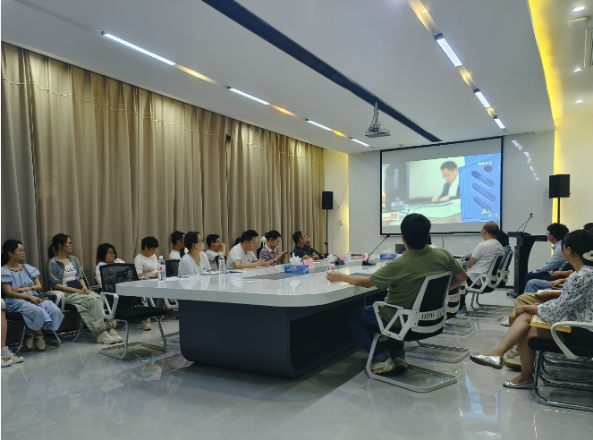 市古镇投资公司纪检专员办公室联合各支部召开警示教育大会
