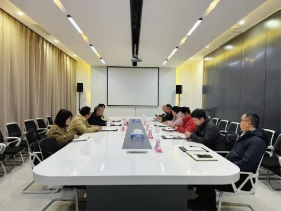 市网信中心调研市古镇智慧公司党建工作并指导业务发展