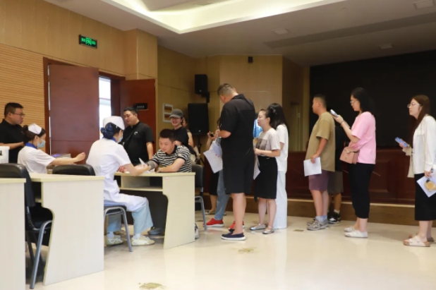 市古镇投资公司开展无偿献血活动　